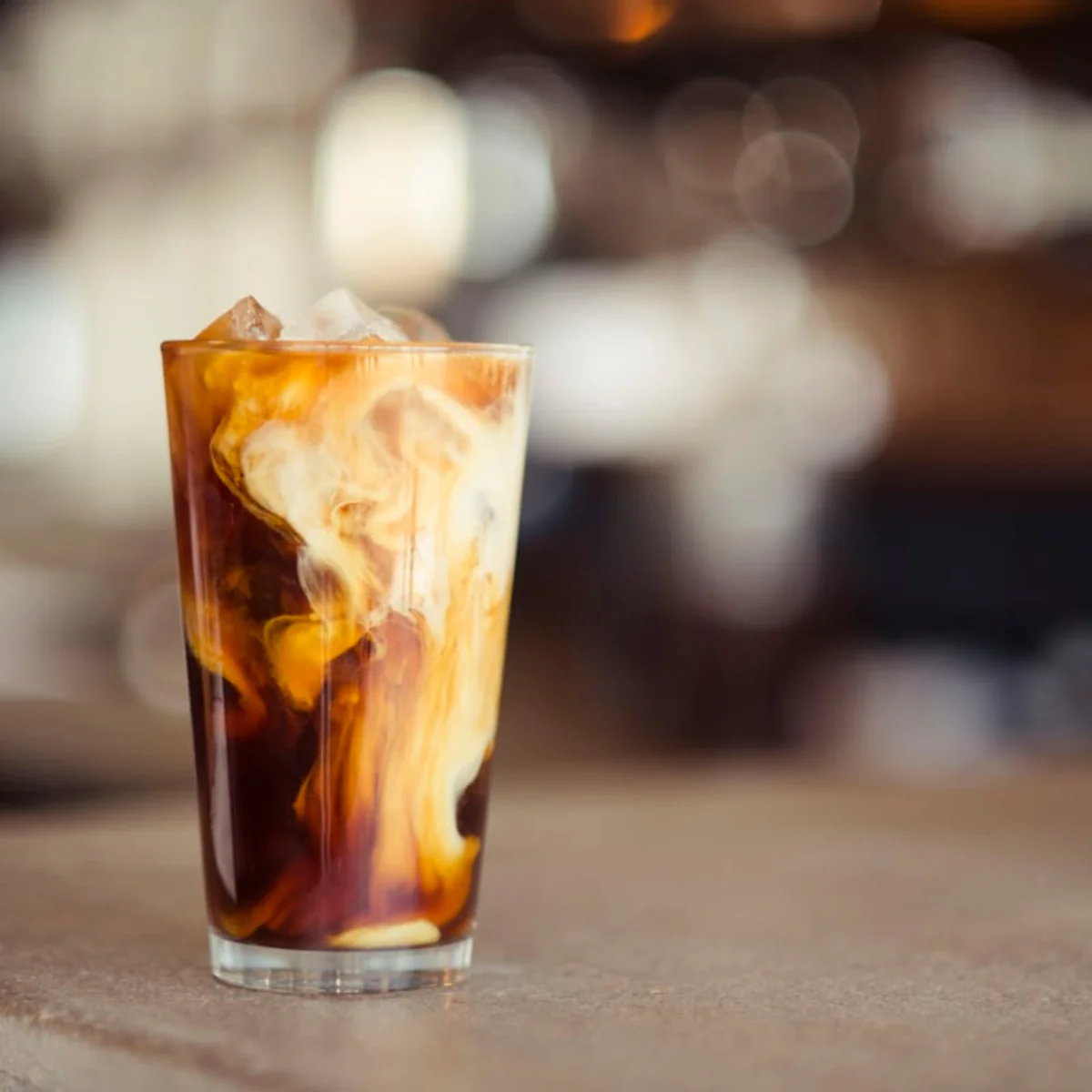Perfekter Iced Coffee unterwegs – Rezept mit der tragbaren Kaffeemaschine